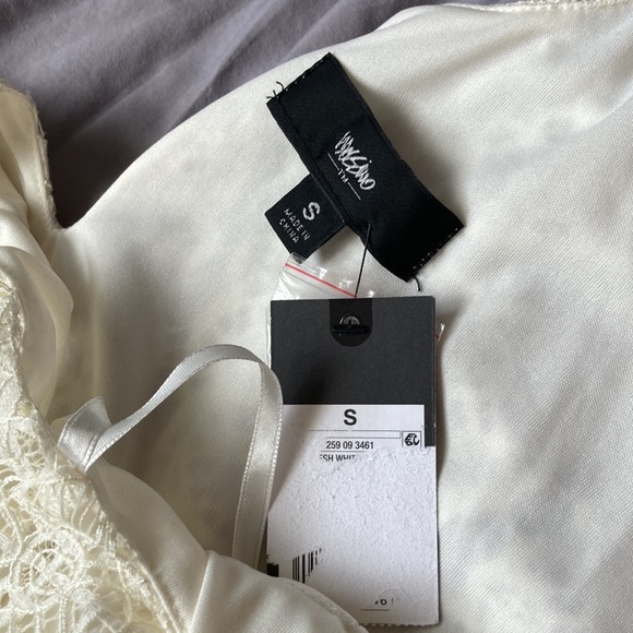 Cream lace romper - Picture 4 of 4